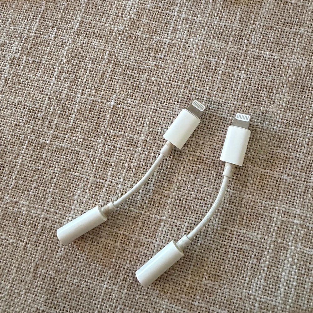 Apple White Lightning to 3.5mm Audio Adapter Pair